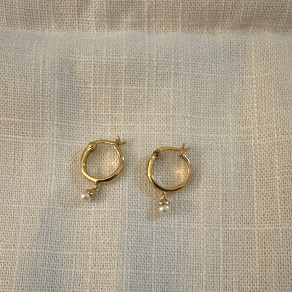 Mejuri pearl drop earrings